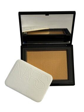 NARS Light Reflecting Pressed Setting Powder in Shore